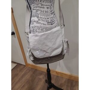 Columbia canvas messenger bag beige w/ olive trim floral embroidery school work